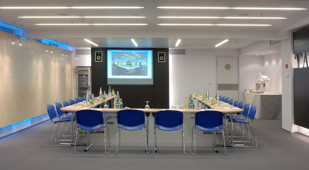 Atrion Hotel — Restaurant & bars in Heraklion