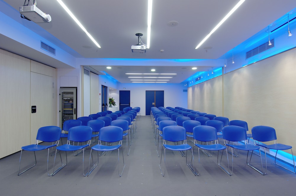 Atrion Hotel — Hotel building in Heraklion