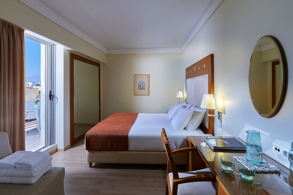 Atrion Hotel — Hotel rooms in Heraklion