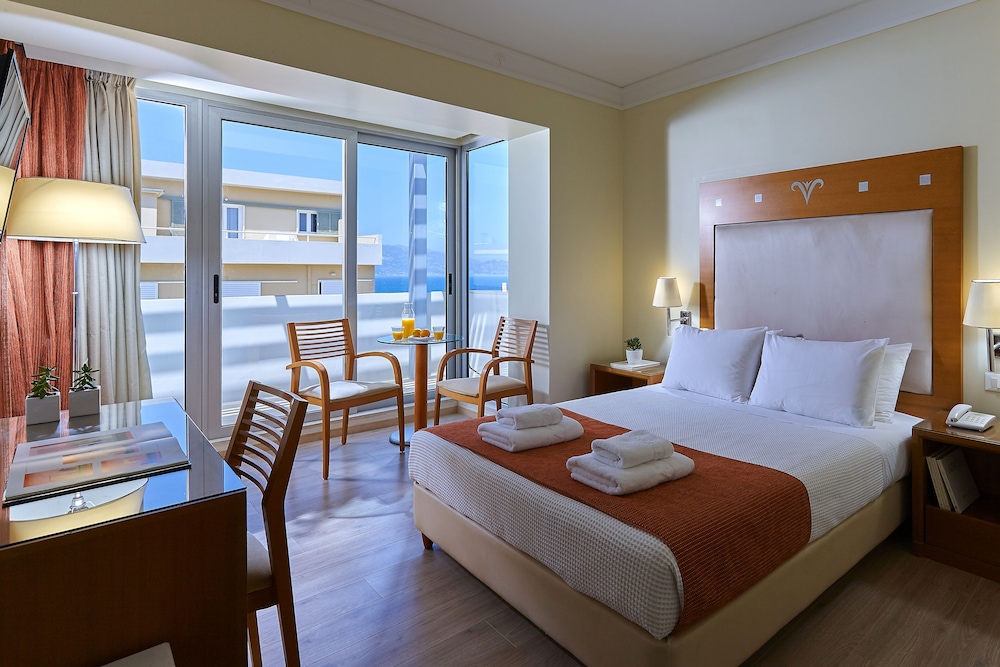 Atrion Hotel — Hotel rooms in Heraklion