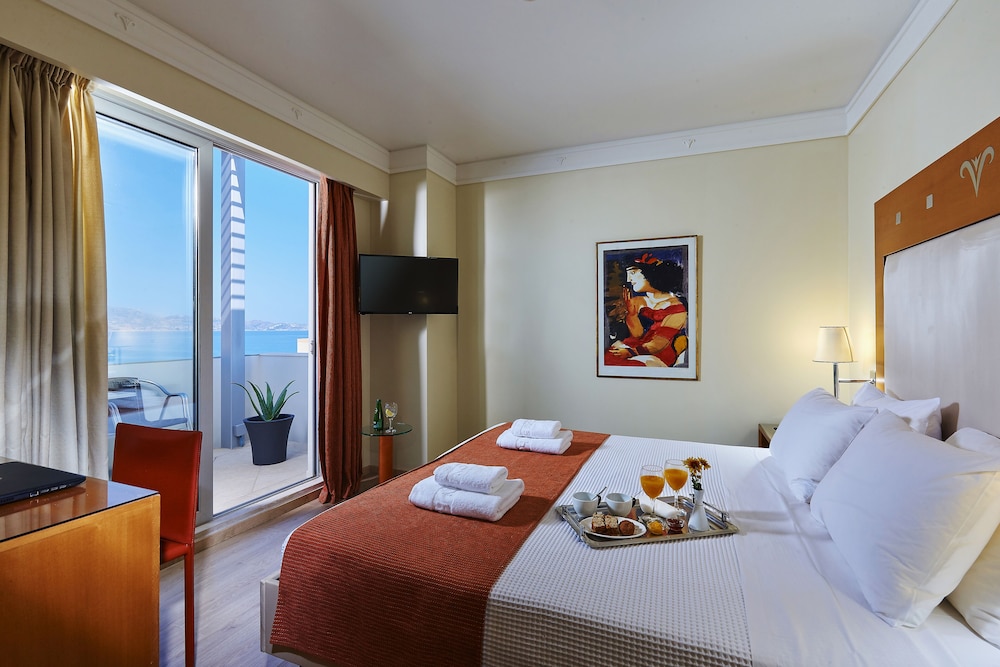 Atrion Hotel — Hotel rooms in Heraklion