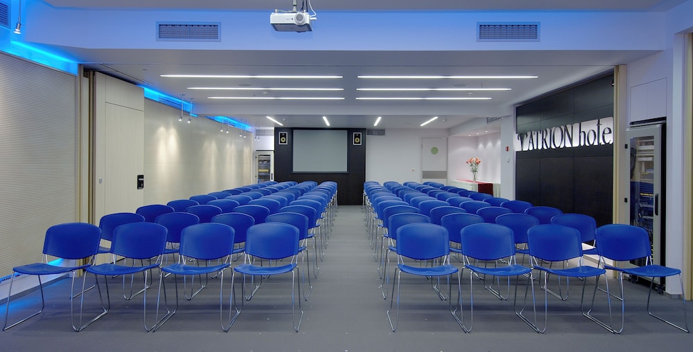 Atrion Hotel — Hotel building in Heraklion