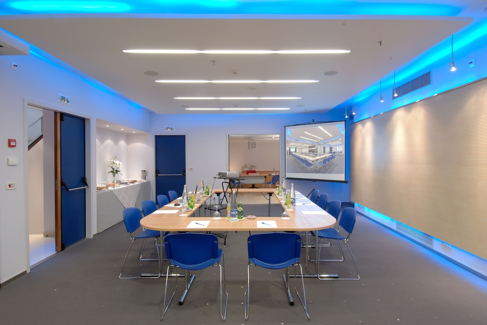 Atrion Hotel — Restaurant & bars in Heraklion