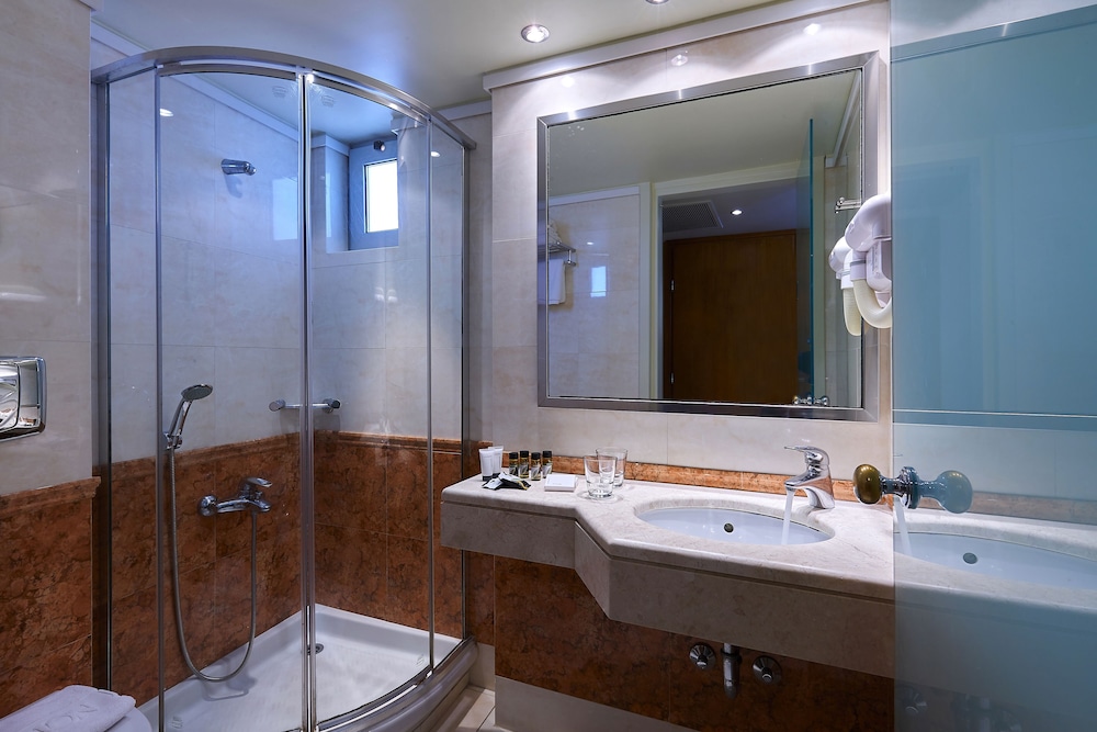 Atrion Hotel — Hotel rooms in Heraklion