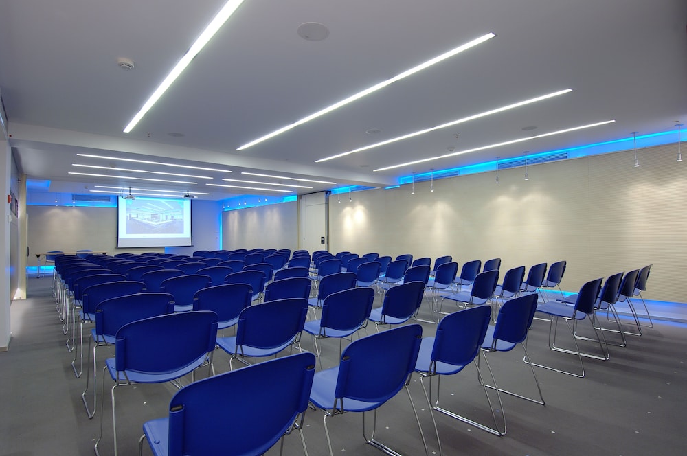 Atrion Hotel — Hotel building in Heraklion