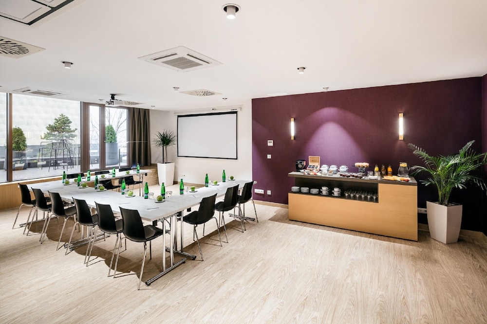 Occidental Praha — Restaurant & bars in Prague, Prague
