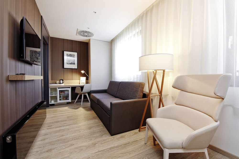 Occidental Praha — Hotel rooms in Prague, Prague