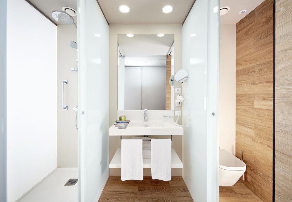 Occidental Praha — Hotel rooms in Prague, Prague