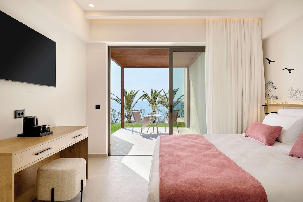 Iberostar Waves Creta Panorama & Mare — Hotel rooms in Panormo