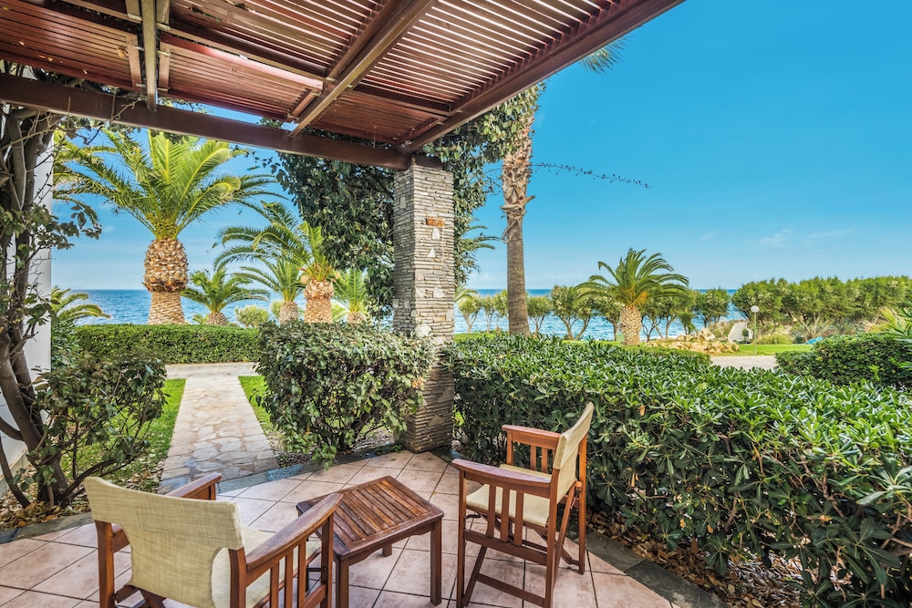 Iberostar Waves Creta Panorama & Mare — Beach in Panormo