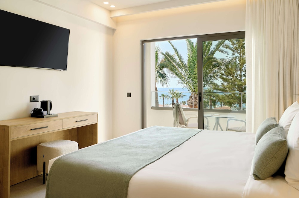 Iberostar Waves Creta Panorama & Mare — Hotel rooms in Panormo
