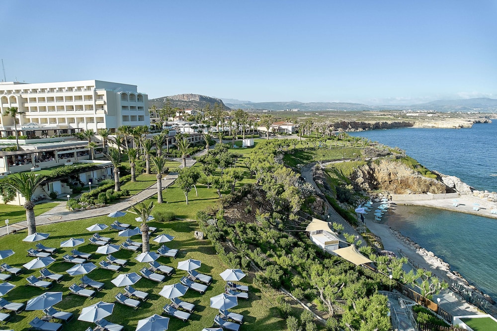 Iberostar Waves Creta Panorama & Mare — Hotel building in Panormo