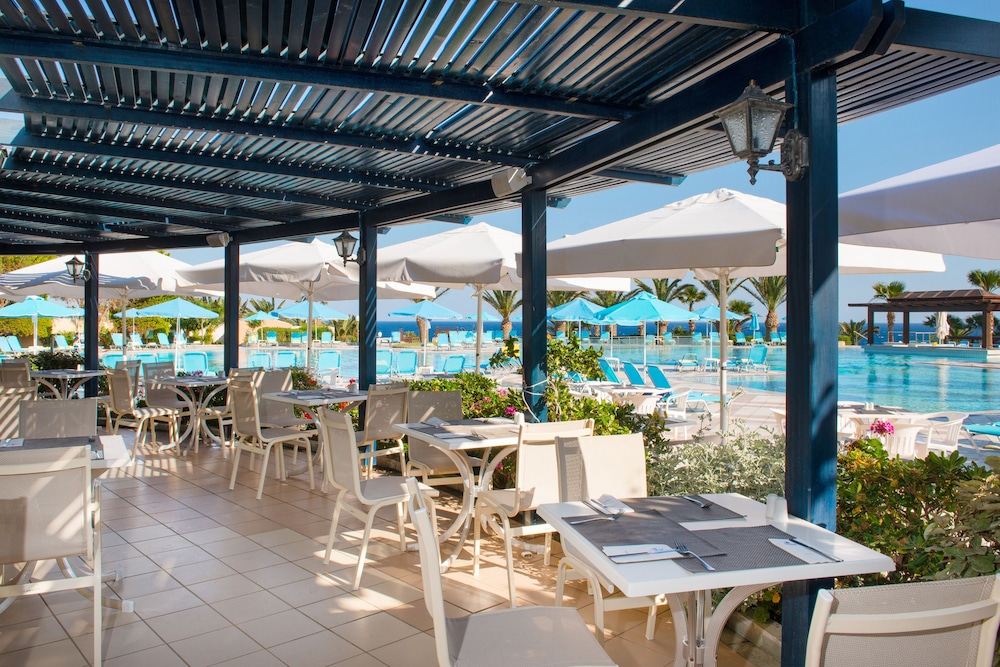 Iberostar Waves Creta Panorama & Mare — Restaurant & bars in Panormo