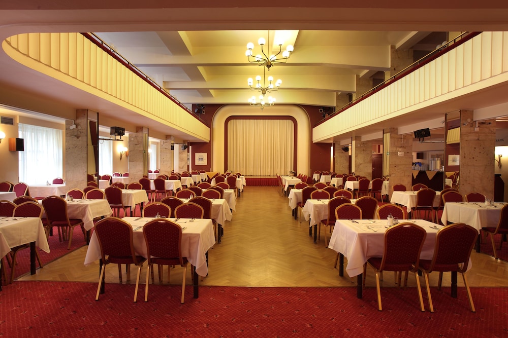 Hotel Belvedere — Restaurant & bars in Prague, Prague