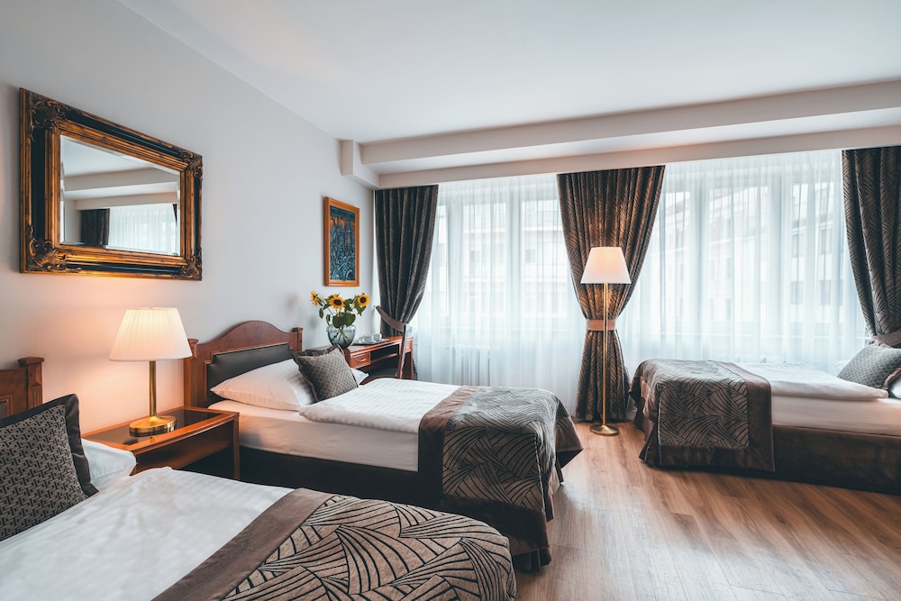 Hotel Belvedere — Hotel rooms in Prague, Prague