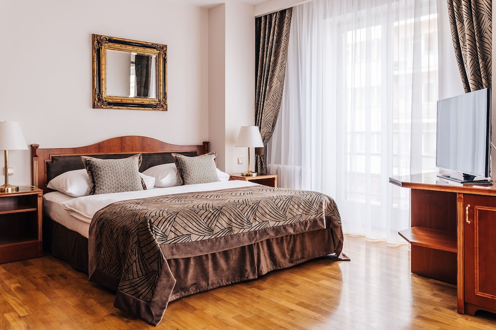 Hotel Belvedere — Hotel rooms in Prague, Prague
