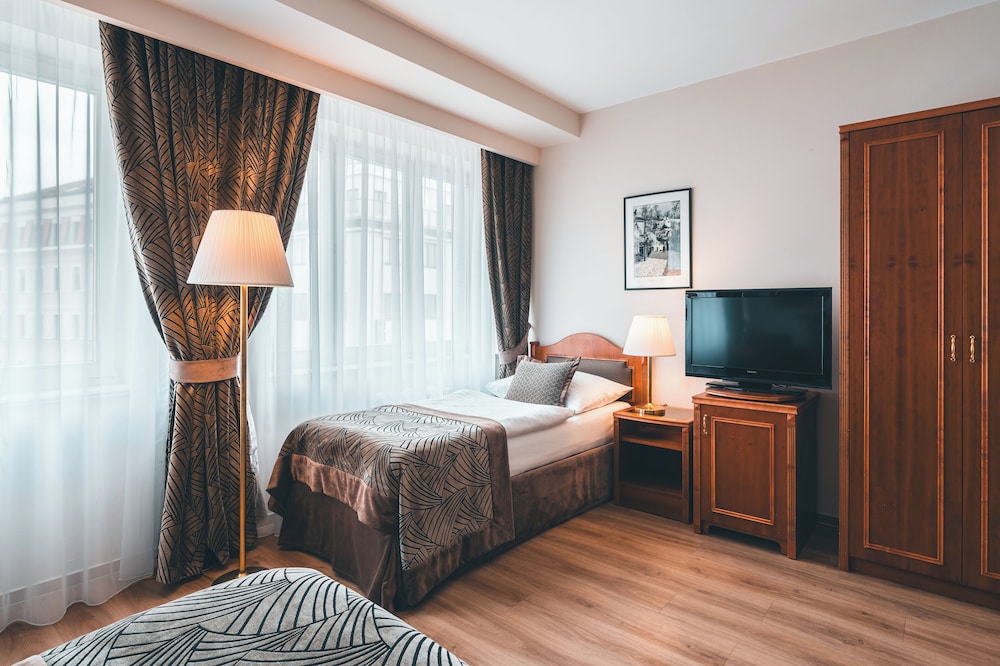 Hotel Belvedere — Hotel rooms in Prague, Prague