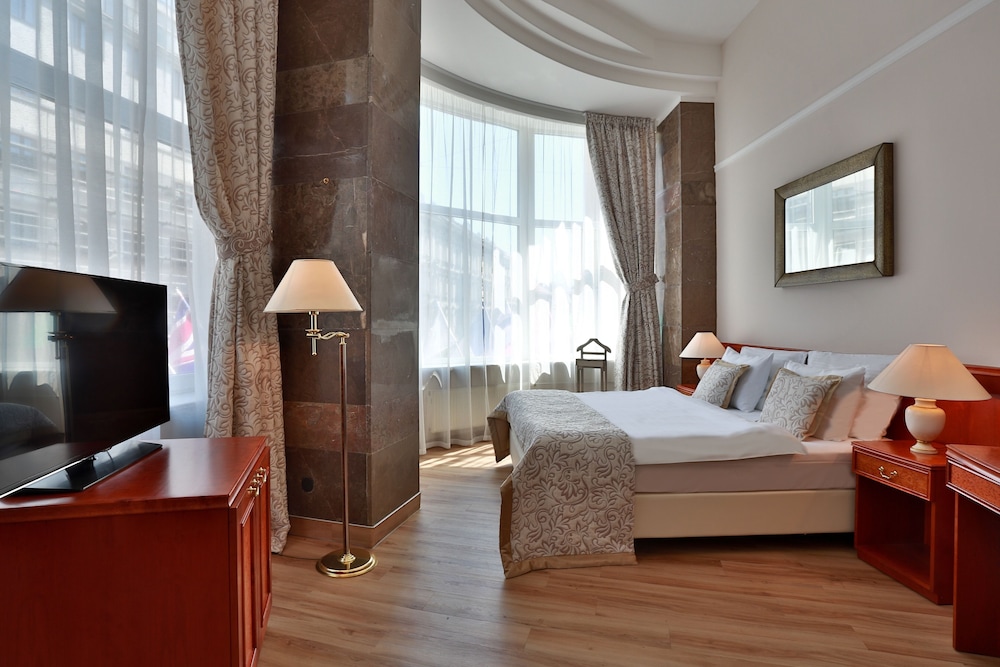 Hotel Belvedere — Hotel rooms in Prague, Prague