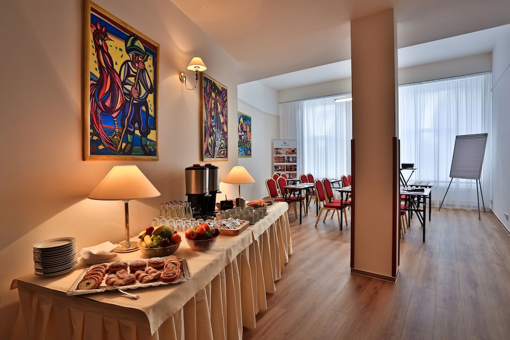 Hotel Belvedere — Restaurant & bars in Prague, Prague