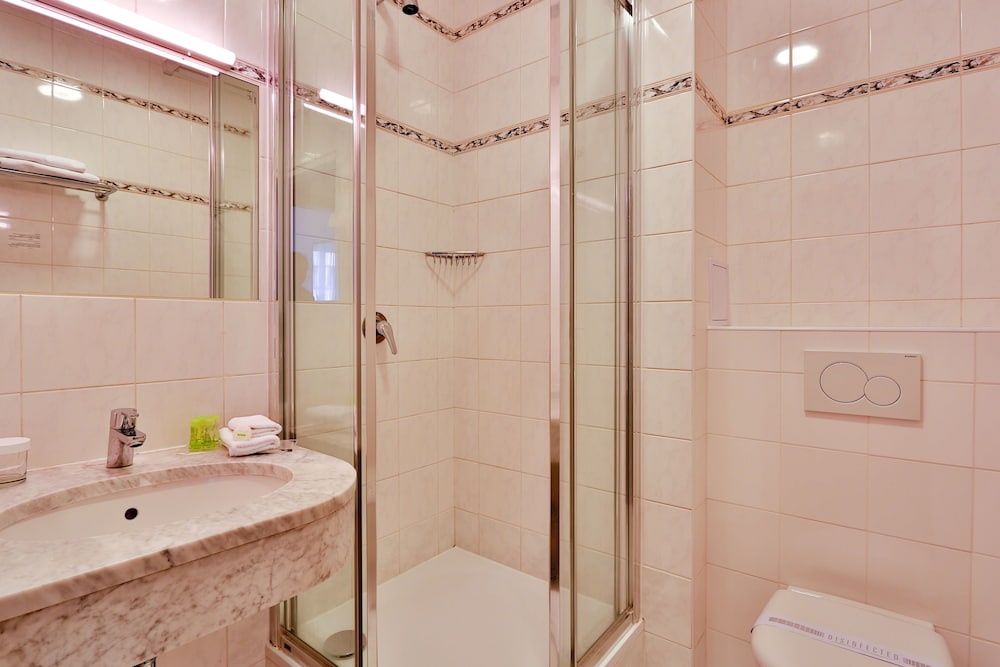 Hotel Belvedere — Hotel rooms in Prague, Prague