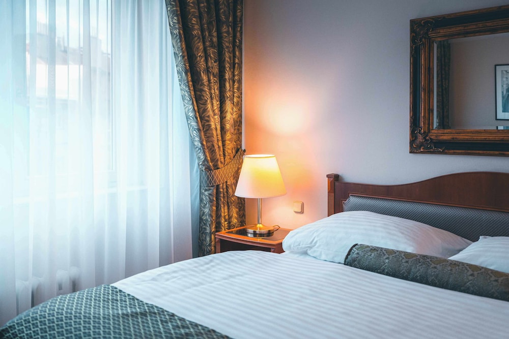 Hotel Belvedere — Hotel rooms in Prague, Prague