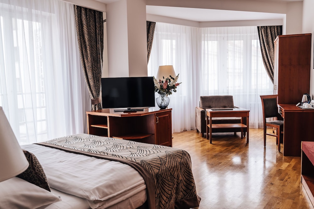 Hotel Belvedere — Hotel rooms in Prague, Prague