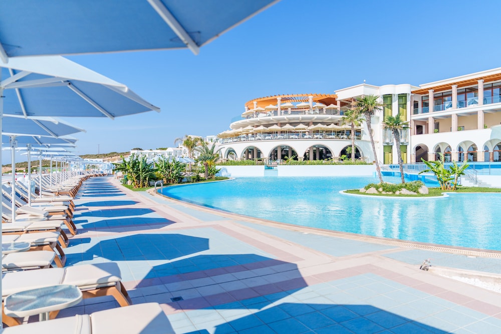 Atrium Prestige Thalasso Spa Resort & Villas — Swimming pool in Lachania, South Aegean