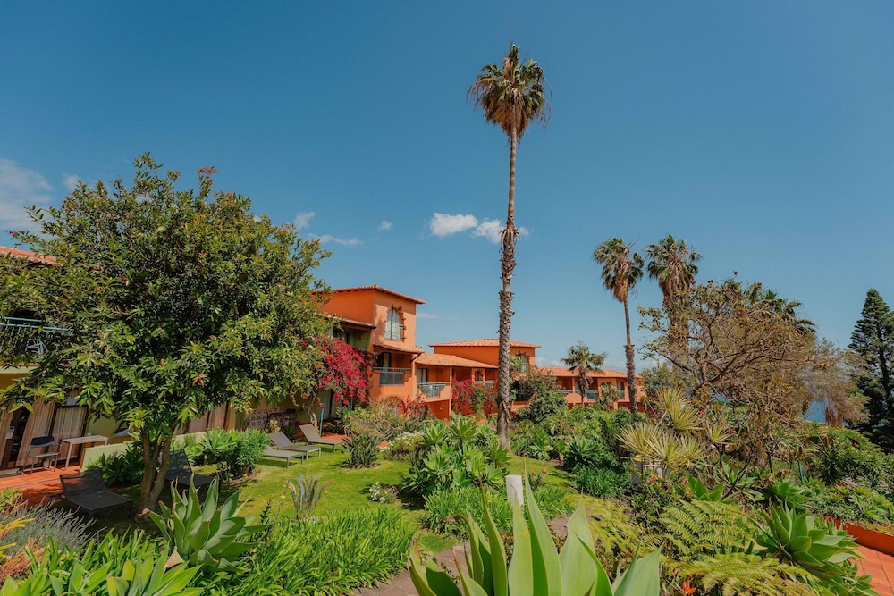 Quinta Splendida Wellness & Botanical Garden — Hotel building in Santa Cruz, Madeira