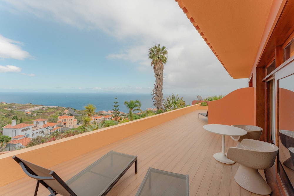 Quinta Splendida Wellness & Botanical Garden — Hotel building in Santa Cruz, Madeira