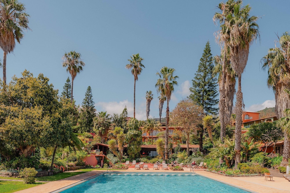 Quinta Splendida Wellness & Botanical Garden — Swimming pool in Santa Cruz, Madeira