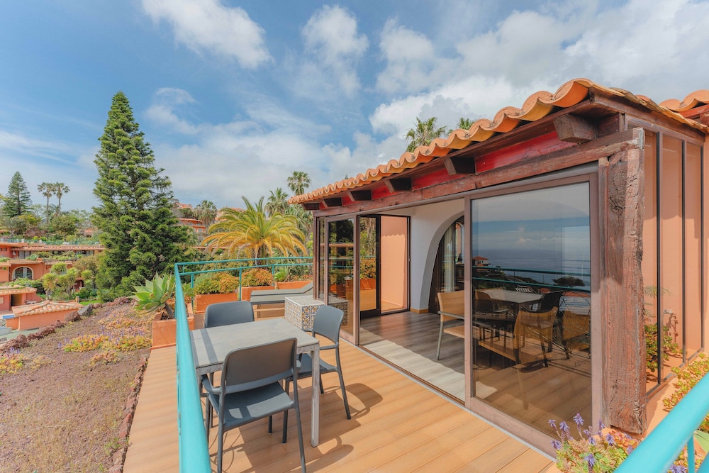 Quinta Splendida Wellness & Botanical Garden — Hotel building in Santa Cruz, Madeira