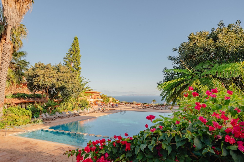 Quinta Splendida Wellness & Botanical Garden — Swimming pool in Santa Cruz, Madeira