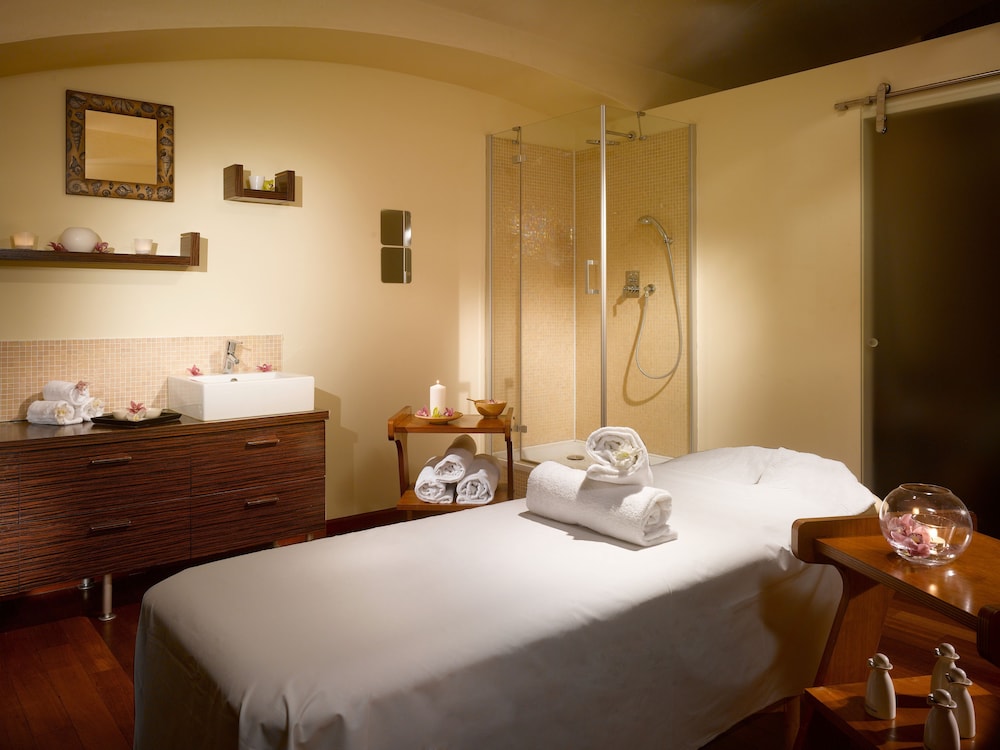 NH Collection Prague Carlo IV — Facilities in Prague, Prague