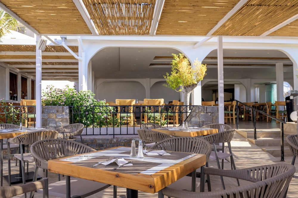 Eurohotel Katrin Hotel & Bungalows — Restaurant & bars in Stalida