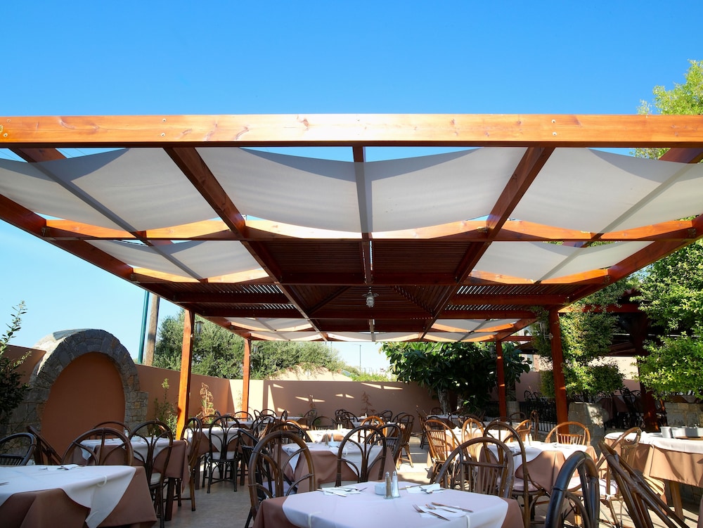 Eurohotel Katrin Hotel & Bungalows — Restaurant & bars in Stalida