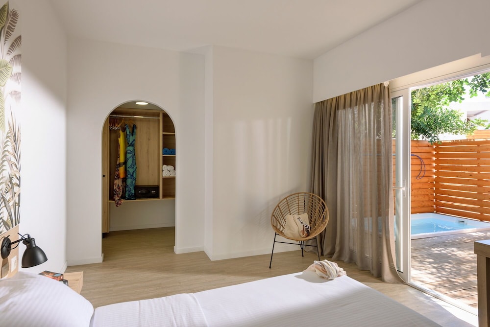 Eurohotel Katrin Hotel & Bungalows — Hotel rooms in Stalida