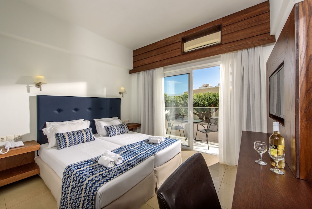 Eurohotel Katrin Hotel & Bungalows — Hotel rooms in Stalida