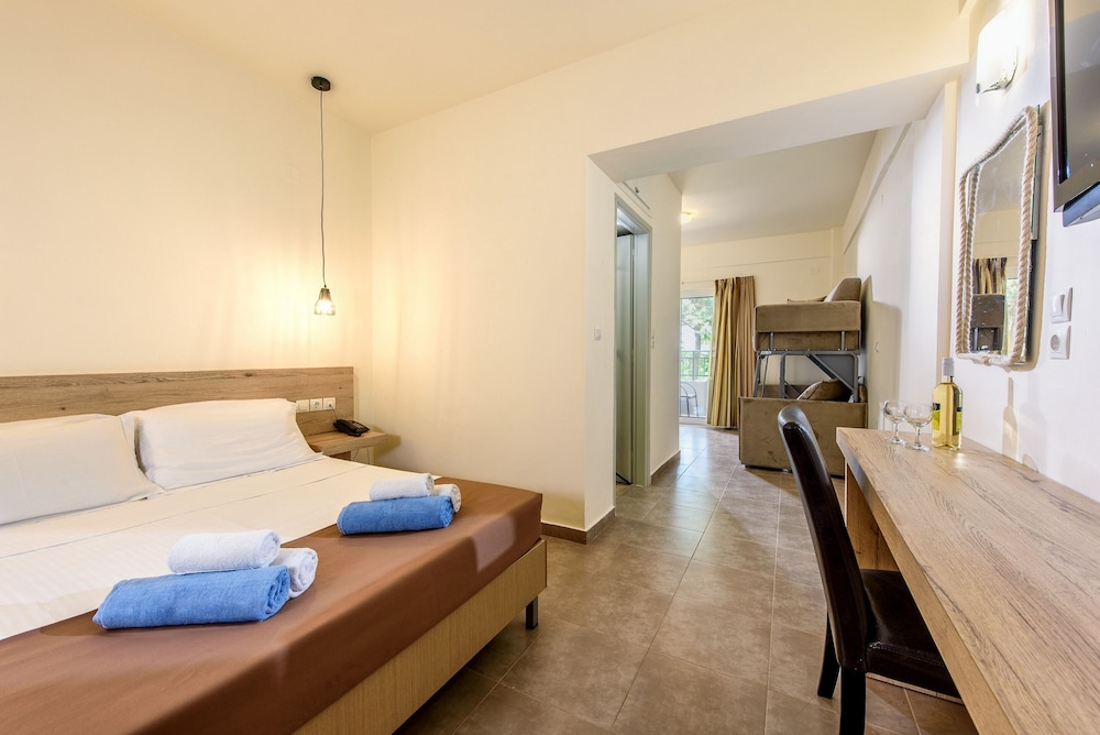 Eurohotel Katrin Hotel & Bungalows — Hotel rooms in Stalida