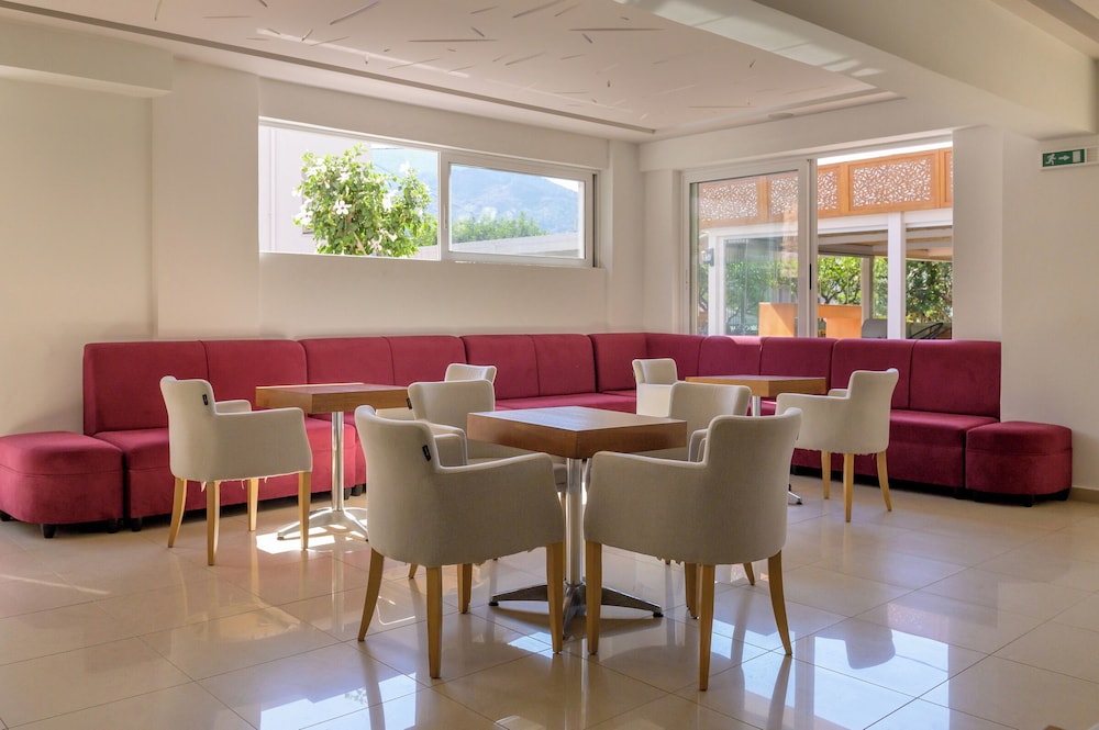 Eurohotel Katrin Hotel & Bungalows — Restaurant & bars in Stalida