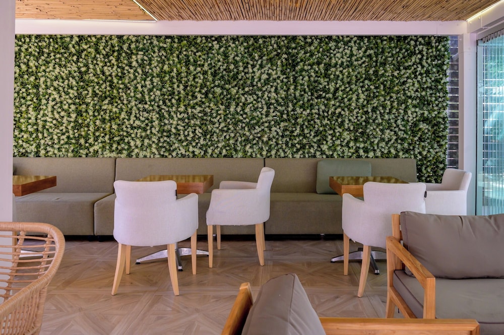 Eurohotel Katrin Hotel & Bungalows — Restaurant & bars in Stalida