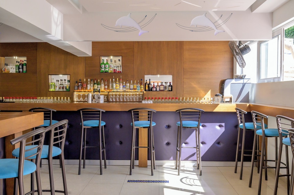 Eurohotel Katrin Hotel & Bungalows — Restaurant & bars in Stalida
