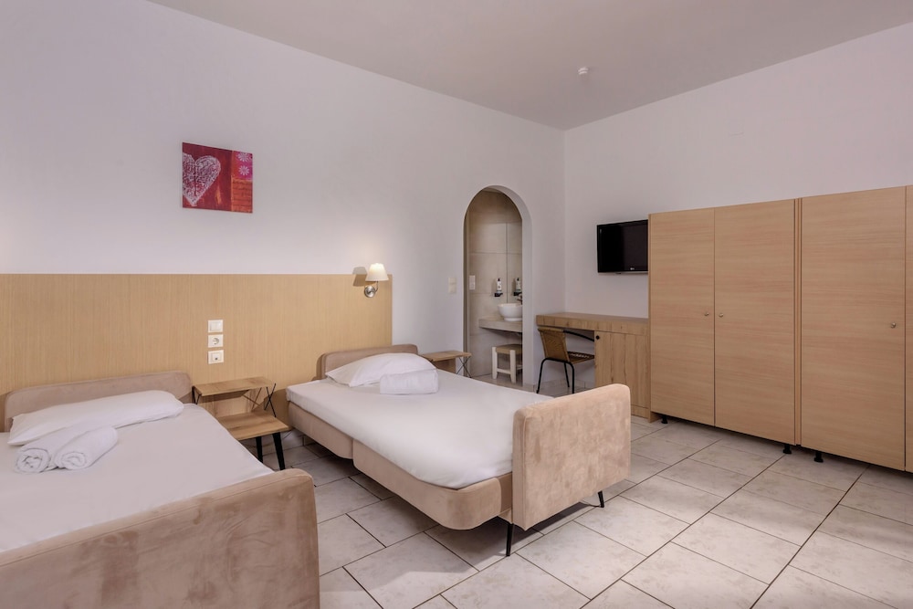 Eurohotel Katrin Hotel & Bungalows — Hotel rooms in Stalida