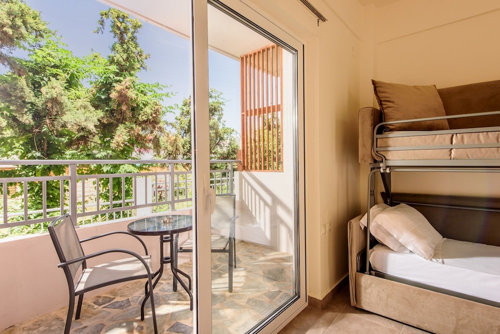 Eurohotel Katrin Hotel & Bungalows — Hotel rooms in Stalida