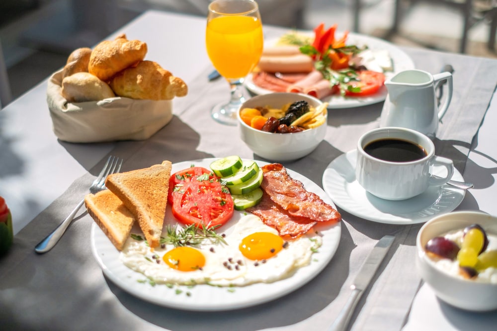 May Beach Hotel — Restaurant & bars in Rethymnon