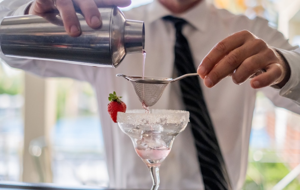 May Beach Hotel — Restaurant & bars in Rethymnon