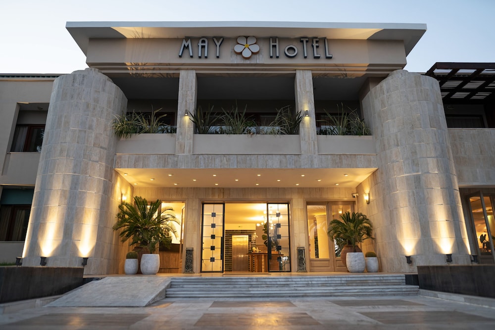 May Beach Hotel — Hotel building in Rethymnon