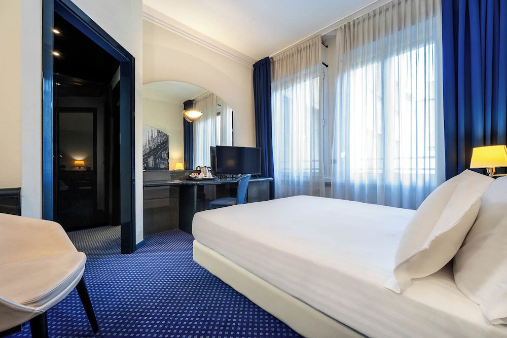 iH Hotels Milano Ambasciatori — Hotel rooms in Milan, Lombardy