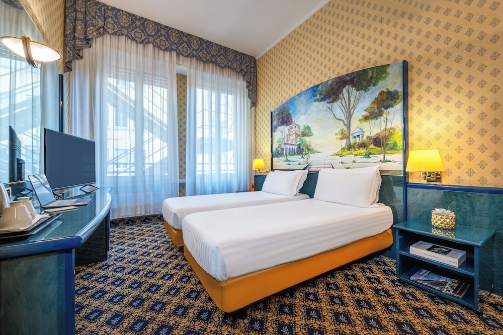 iH Hotels Milano Ambasciatori — Hotel rooms in Milan, Lombardy