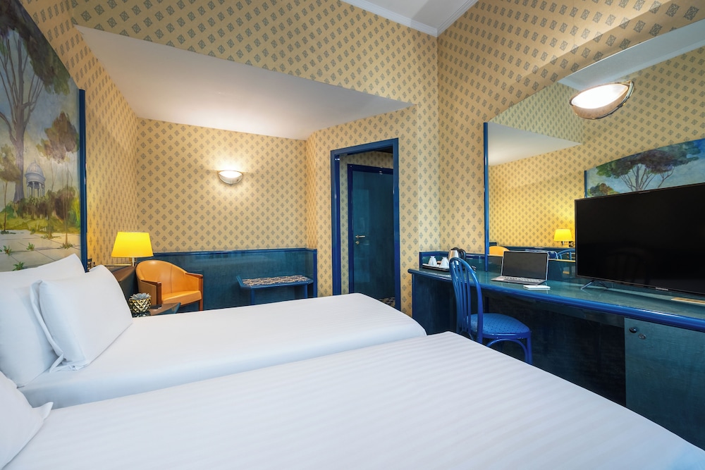 iH Hotels Milano Ambasciatori — Hotel rooms in Milan, Lombardy