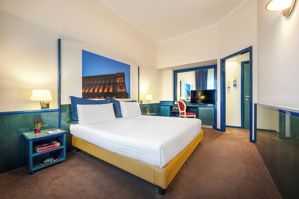 iH Hotels Milano Ambasciatori — Hotel rooms in Milan, Lombardy